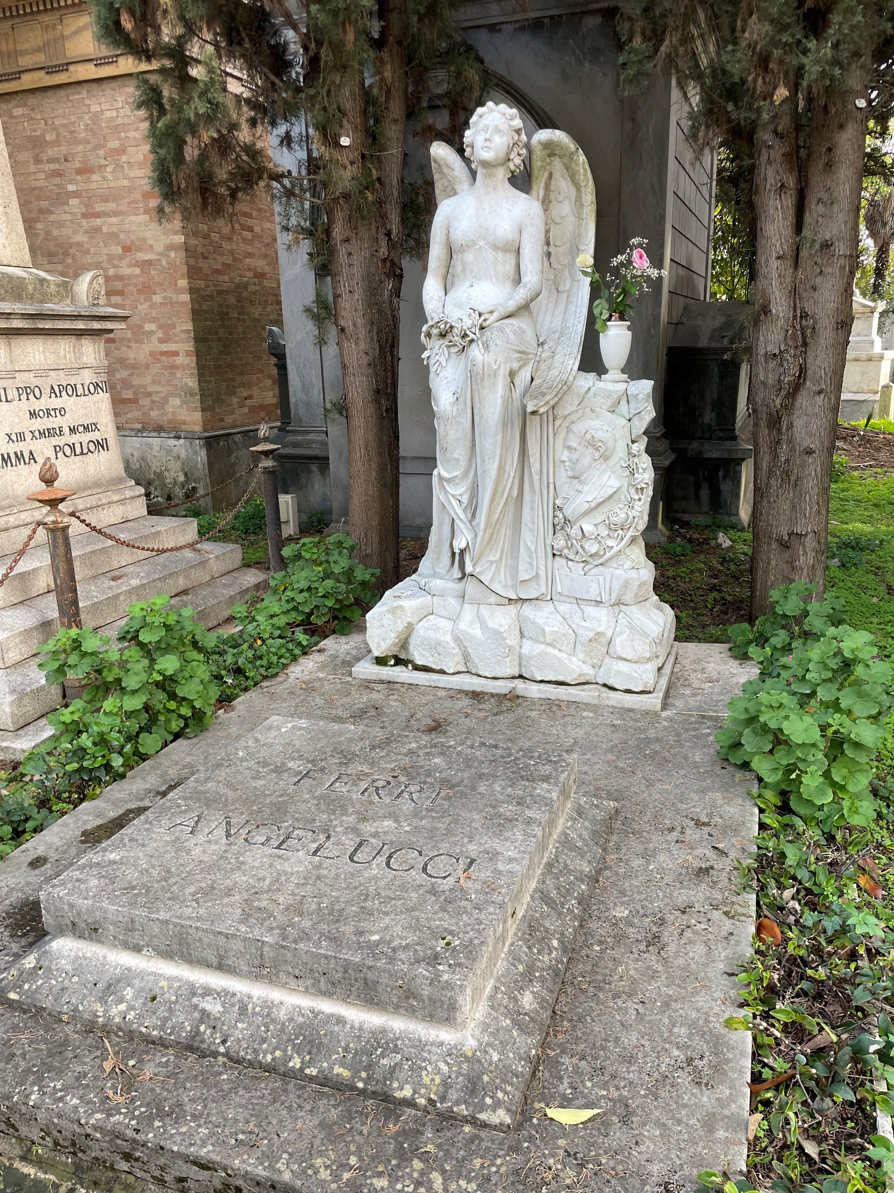 Arnaldo Angelucci's tomb, Verano Cemetery, by Andrea Angelucci (1).JPG